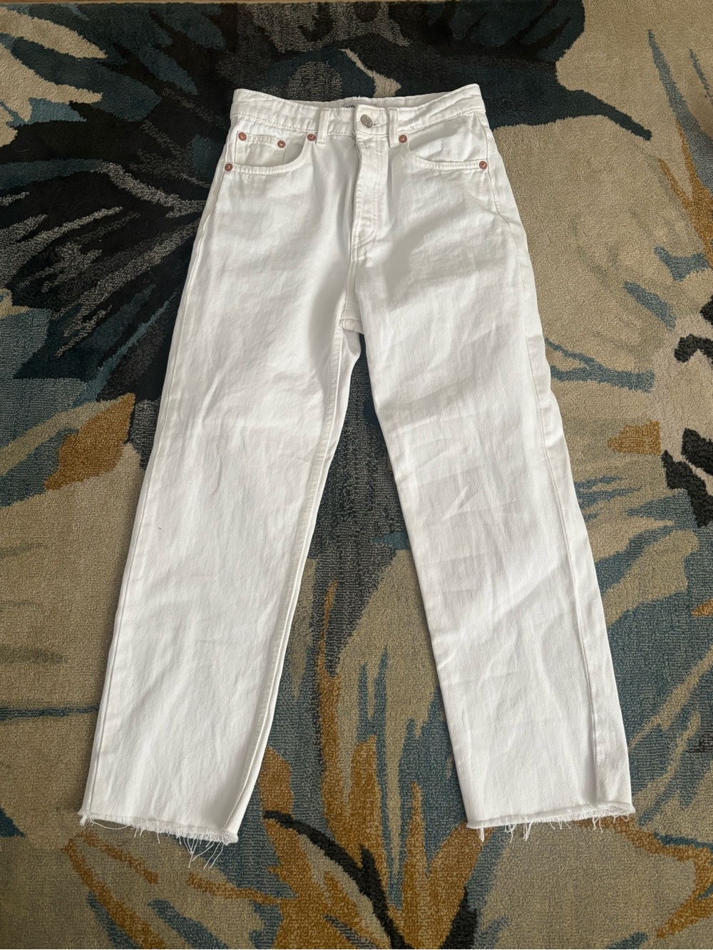 Zara White High Rise Straight Leg Cropped Jeans Raw Hem Size 4